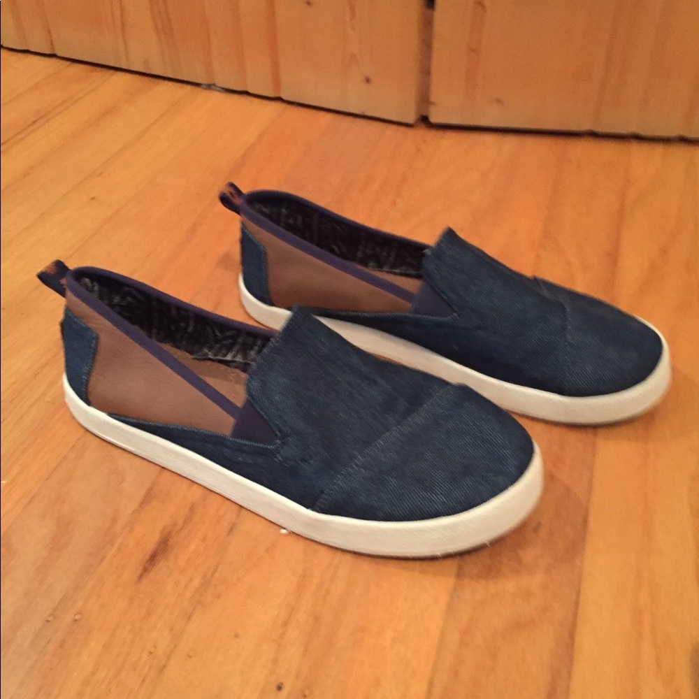 Toms - Picture 2 of 6